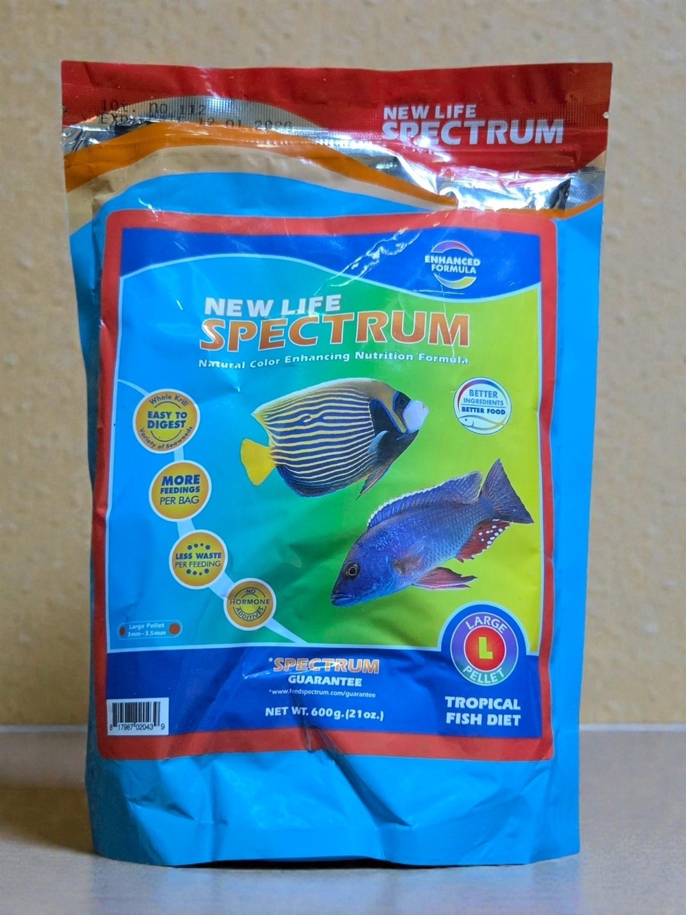 Two 600g bags of New Life Spectrum Large Pellet Tropical Fish Diet NWOT ♡